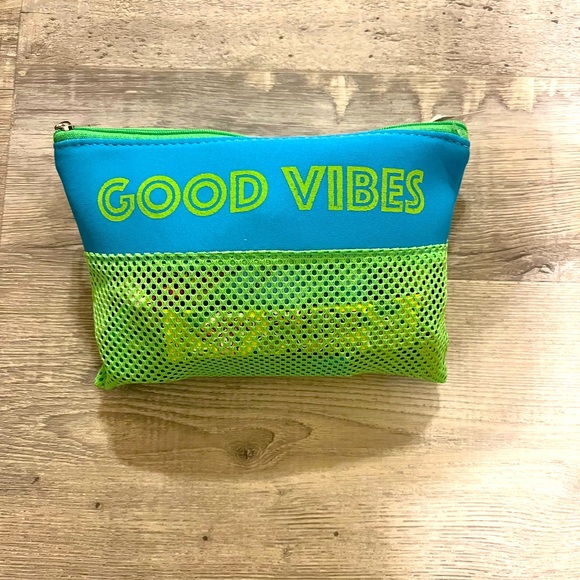 ‼️Emergency bags ‼️ Good Vibes - Picture 3 of 5
